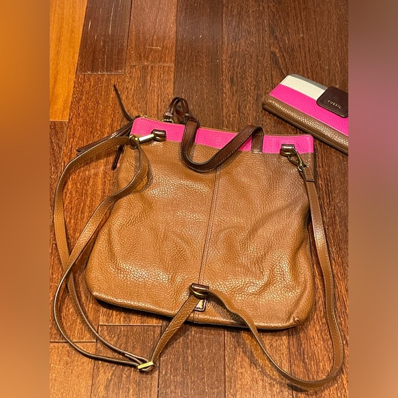 Fossil Convertible Purse/Backpack and Wallet Set - Picture 6 of 8